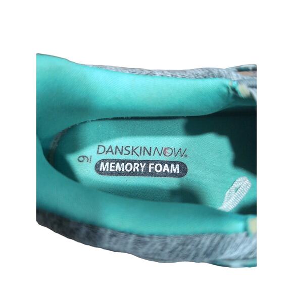 DANSKIN NOW WOMEN'S MEMORY FOAM SLIP-ON SNEAKERS SIZE 9 GRAY - Picture 3 of 4